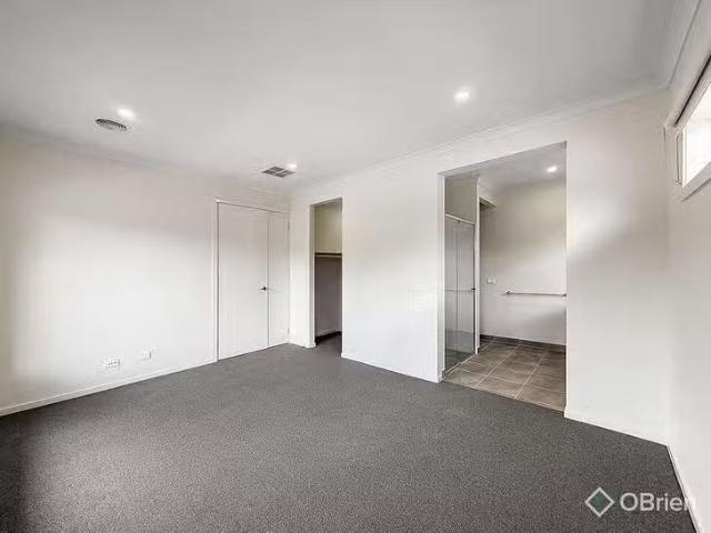 Deal! 28 Trailwater Court, Warragul, VIC 3820