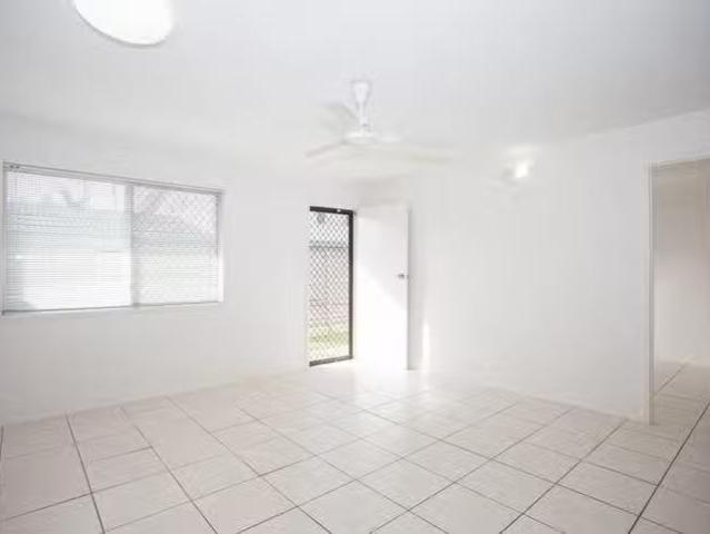 Cheap 2/8 10 Petersen Street, North Mackay, QLD 4740