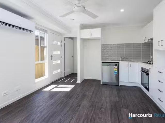 For Rent! 28B Carousel Street, Hillcrest, QLD 4118