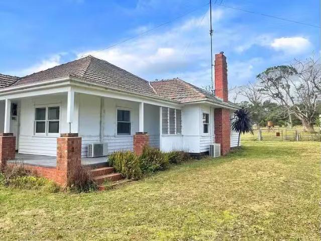 Charming 290 Bartons Road, Buffalo, VIC 3958