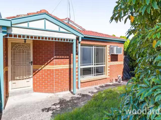 Deal! 2/90 Collins Street, Thornbury VIC 3071