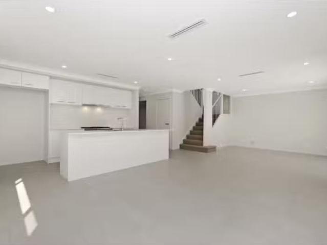Unique 29 Outrigger Drive, Teralba House for rent Listed by N.