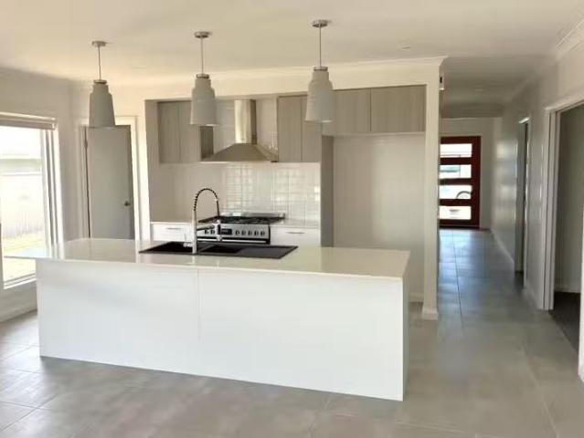 Deal! 29 Baylis Street, Baranduda VIC 3691