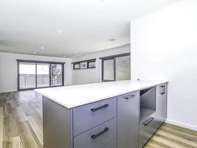 Rental! 29 Castagna Street, Strathnairn, ACT 2615
