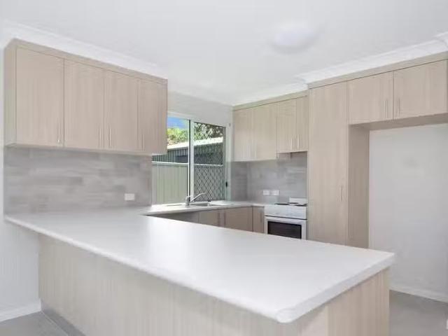 Just in! 2/9 Clarendon Street, Hyde Park, QLD 4812