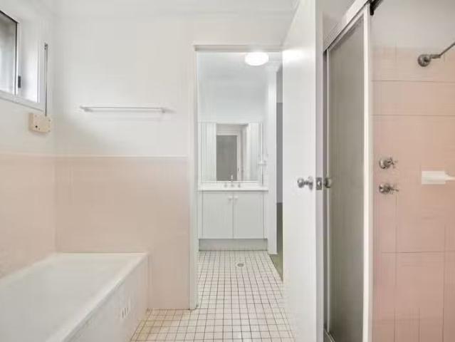 Just in! 29 Ripley Place, HASSALL GROVE, NSW 2761 House for.