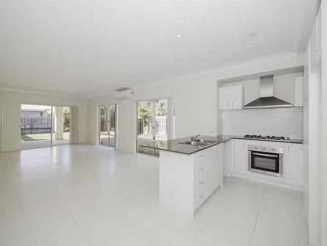 Charming 29 Viridis Street, Yanchep, WA 6035