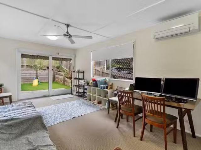 Unique 29B Crest Street, Mount Gravatt East, QLD 4122