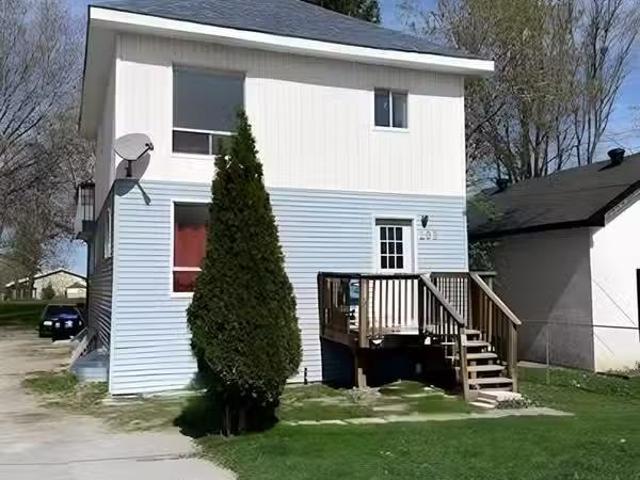 Deal! 203 GEORGE 3 George St. #3