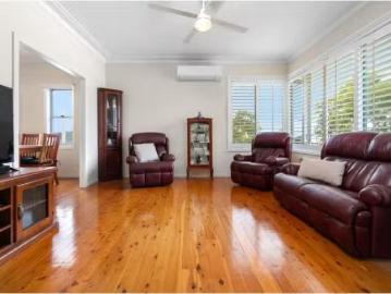 Unique 205 Wommara Avenue, Belmont North House for rent Liste.