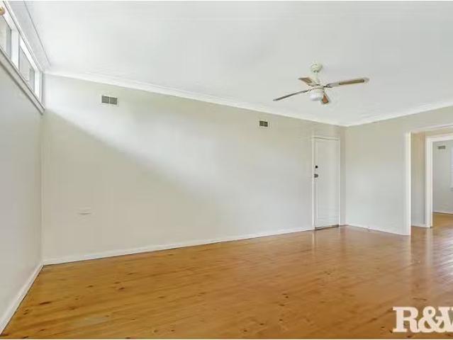 Rental! 206 Woodstock Avenue, WHALAN House for rent Listed by.