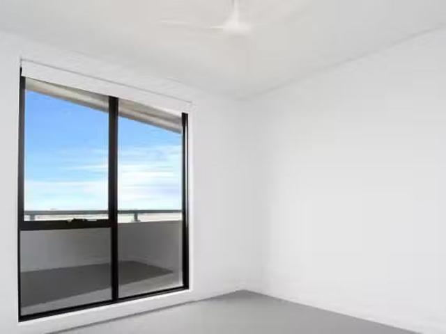 Deal! 208/115 Overton Road, WILLIAMS LANDING, VIC 3027 Apart.