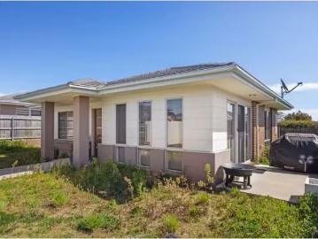 For Rent! 20 Maranunga Crescent, Crace House for rent Listed.