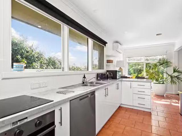For Rent! 20 Idon Avenue, Frankston South, VIC 3199