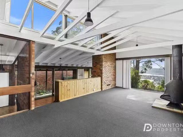 Cozy 20 Kirby Court, West Hobart, TAS 7000