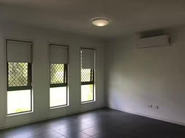 Just in! 2/13 Kains Avenue, Brassall, QLD 4305