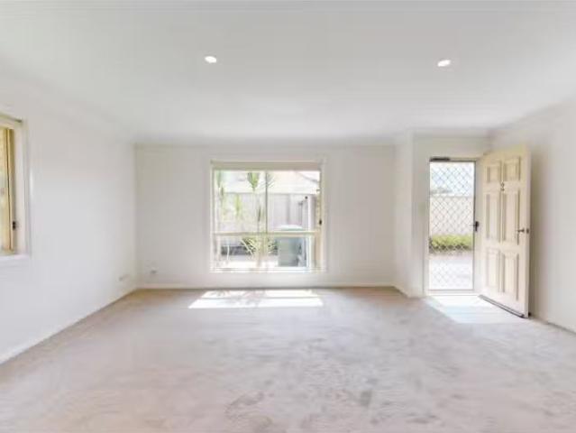 Cozy 2/13 Myra Street, East Maitland Townhouse for rent Liste.