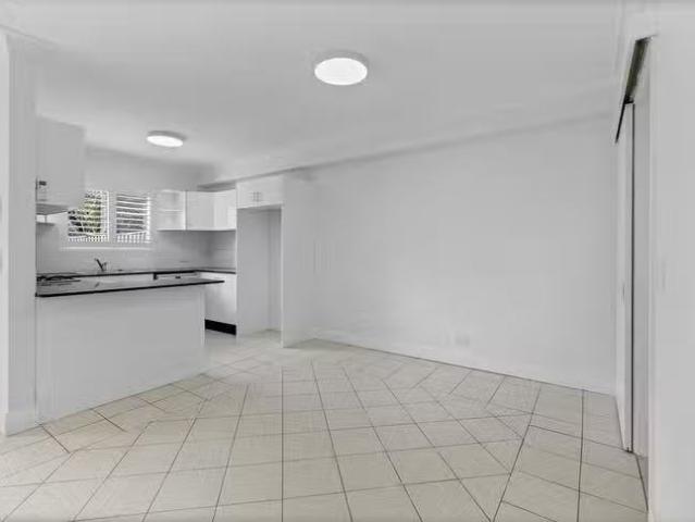 Deal! 2/10 12 Russell Street, Baulkham Hills, NSW 2153