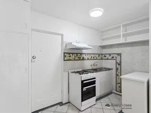 Deal! 2/10 Murray Avenue, Mosman Park, WA 6012