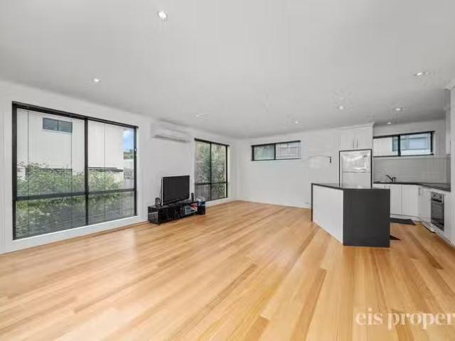 Rental! 2/10 Skala Road, Tranmere, TAS 7018