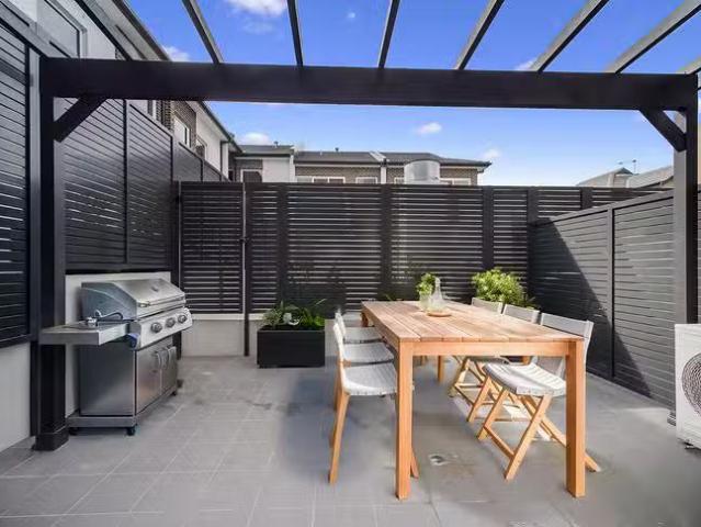 For Rent! 2/116 118 Burwood Road, Croydon Park, NSW 2133