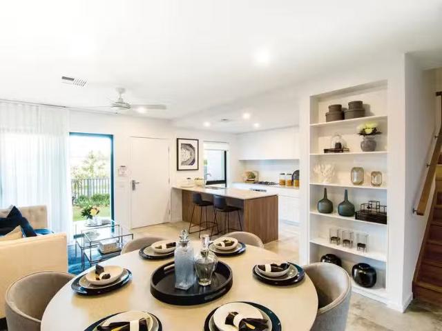 Nice 21/2 Vale Avenue, ARUNDEL, QLD 4214 House for Rent