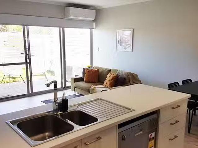 Rental! 2/12 Kennerly Street, Cloverdale, WA 6105