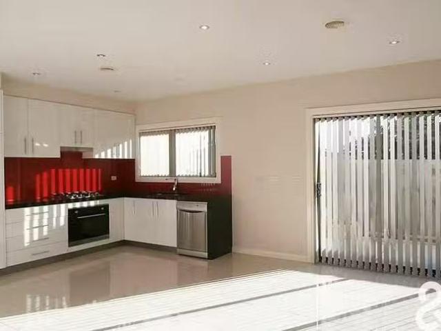 Cheap 2/12 Mckimmies Road, Lalor, VIC 3075