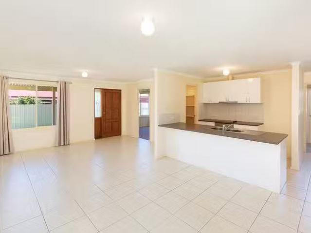 Cozy 2/17 Murray Street, Strathalbyn, SA 5255