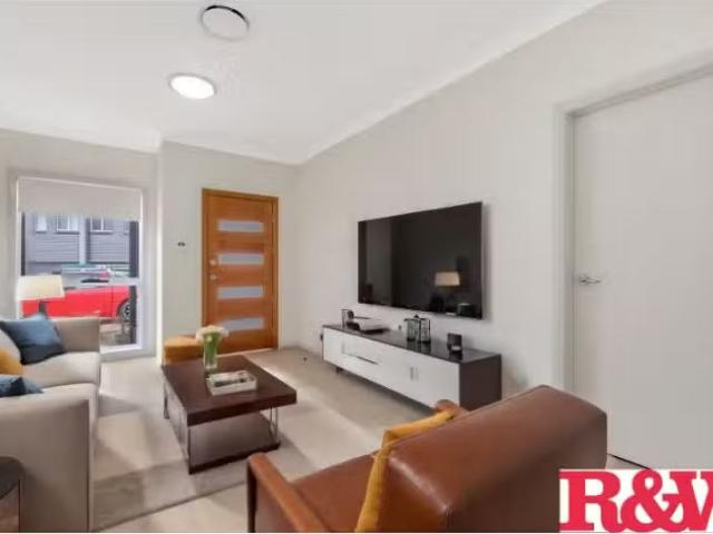 New 21/46 Cobbett Street, WETHERILL PARK Townhouse for rent L.