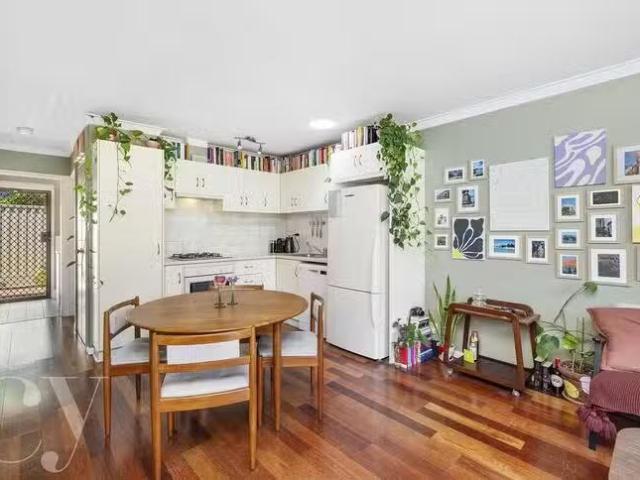 Unique 2/164 Solomon Street, Beaconsfield, WA 6162