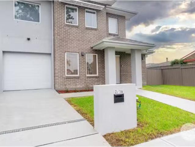 Cozy 2/16 Timgalen Ave, South Penrith House for rent Listed b.