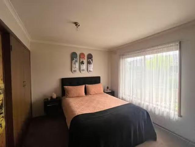 Cozy 2/16 Katoomba Court, Hamlyn Heights, VIC 3215 Unit for.