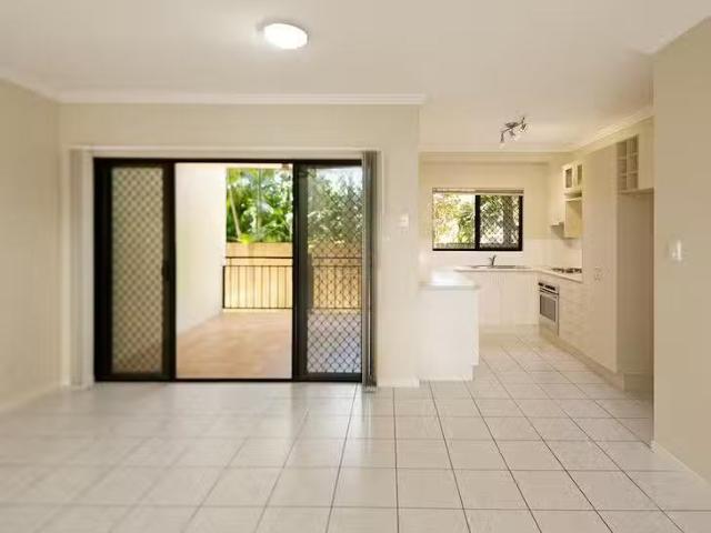 Nice 2/183 Martyn Street, Manunda, QLD 4870