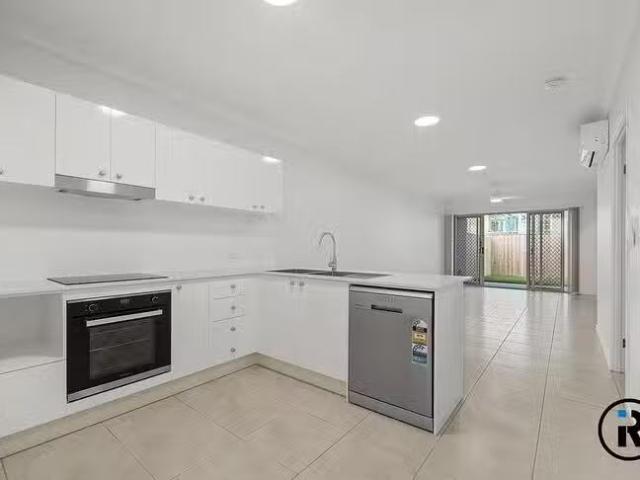 Deal! 2/18 Hurley Street, Pimpama, QLD 4209