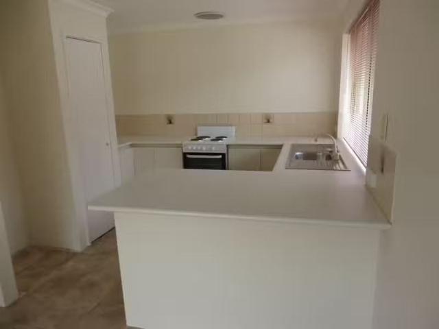 Nice 2/18 Lancaster Drive, WEST BUSSELTON, WA 6280 Unit for.