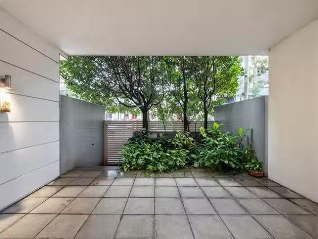 Unique 2/1 Morris Grove, Zetland, NSW 2017