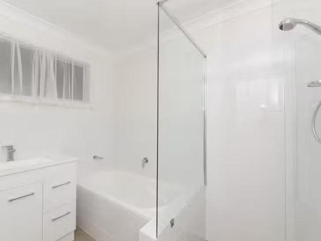 Deal! 21 Anthony Drive, Burleigh Waters, QLD 4220