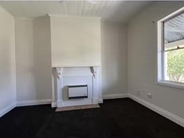 Cheap 21 Binalong Street, Harden Townhouse for rent Listed by.