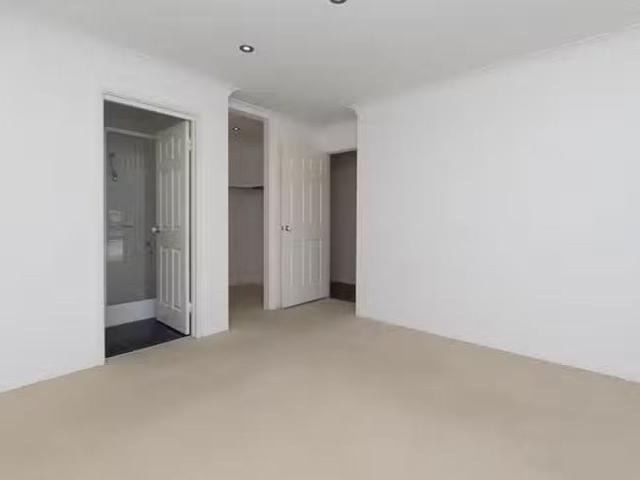 Charming 21 Hacienda Drive, Clarkson, WA 6030