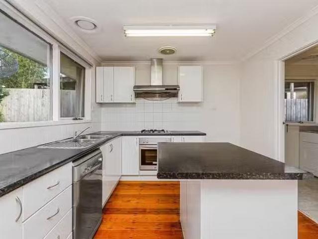 Just in! 21 Hanover Road, Vermont South, VIC 3133