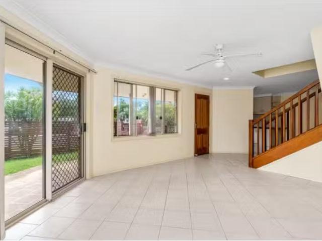 Rental! 2/1 Hayter St, Suffolk Park Townhouse for rent Listed.
