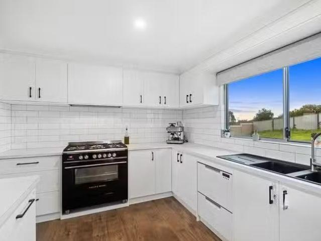 Deal! 21 Houghton Boulevard, Bayonet Head, WA 6330