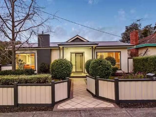 Cozy 21 Koonung Road, Blackburn North, VIC 3130