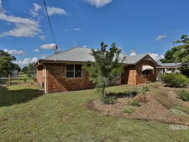Nice 21 Station Street, Wyreema, QLD 4352