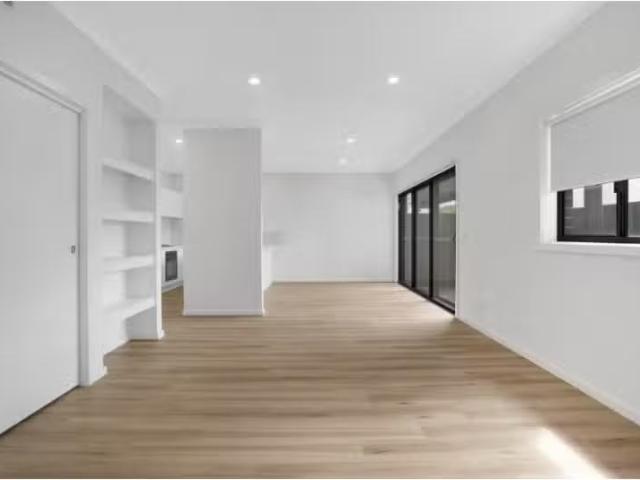 New 2/1a Davis Ave, Wallsend Townhouse for rent Listed by Lov.