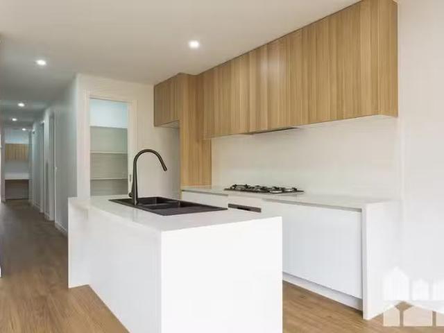 Cozy 21a First Avenue, Altona North VIC 3025