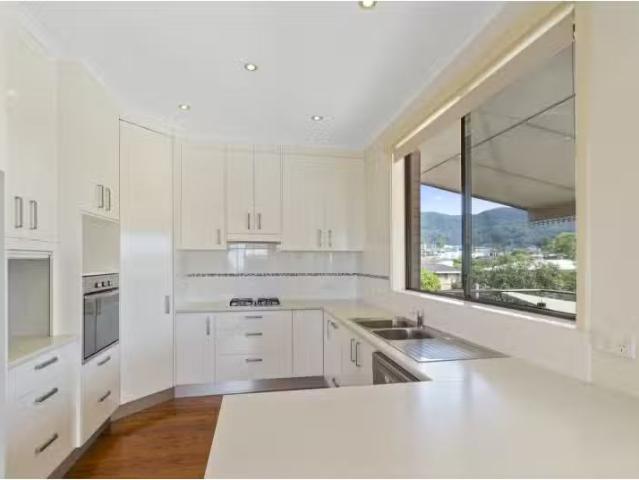 Cheap 21a Ryan Street, Balgownie House for rent Listed by Pai.