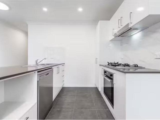 For Rent! 21B Goadsby Street, Cameron Park Townhouse for rent.