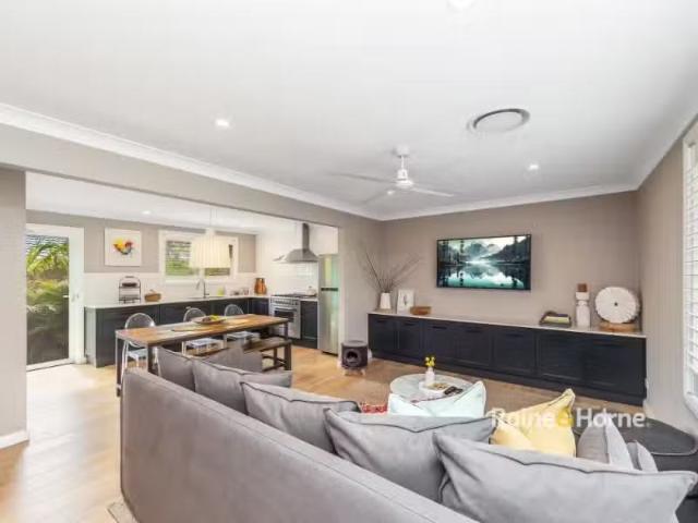 Nice 2/205 Booker Bay Road, BOOKER BAY Apartment for rent Lis.